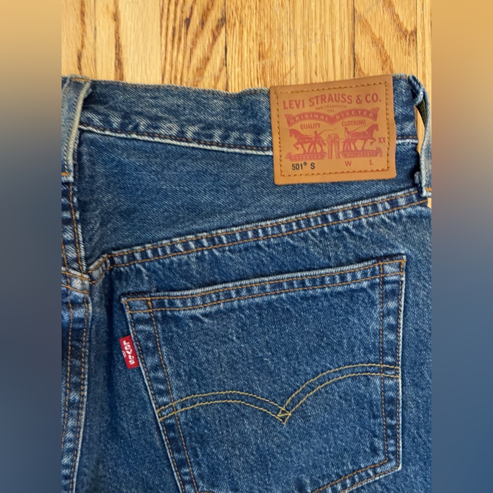 Levis 501 S Like NEW!